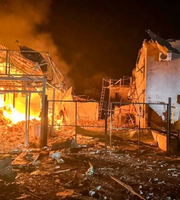 По Одесской области россияне нанесли удар баллистикой — разрушено здание Укрпочты и ЦНАП. ФОТО