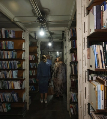 У Харківській бібліотеці ім. Короленка почали ремонтувати систему опалення, знищену обстрілами