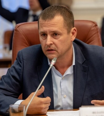 Борис Філатов знову викладає: у Дніпрі стартував цикл лекцій про патріотизм