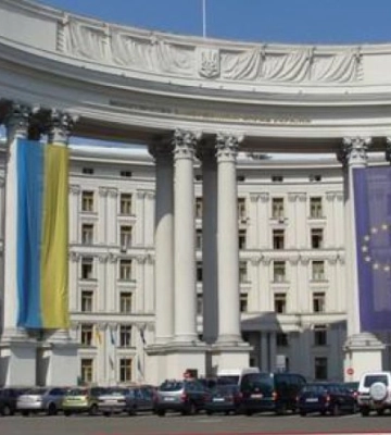 Направила офіційну ноту до МЗС Китаю. Україна засудила заходи китайського контейнеровоза до окупованого Криму