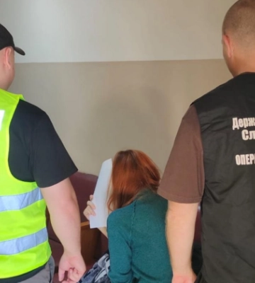 В Сумской области женщина организовывала фиктивные браки за $5 тысяч, чтобы вывозить мужчин за границу