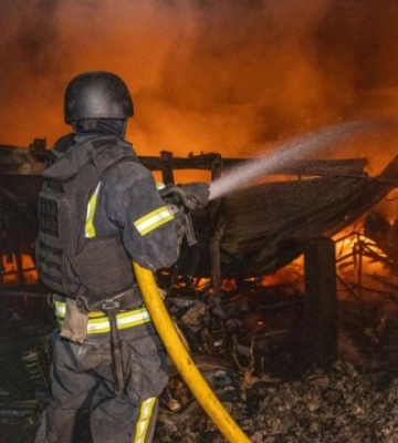 На Харківщині внаслідок масованої атаки дронів сталися пожежі, є постраждалі