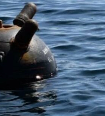 На Одещині знешкодили протикорабельну морську міну, що дрейфувала у морі, - ВІДЕО