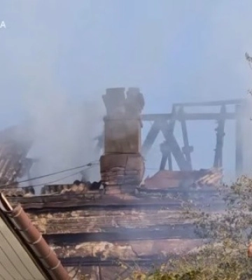 Військові РФ уночі вдарили по історичній частині Херсона, виникли пожежі