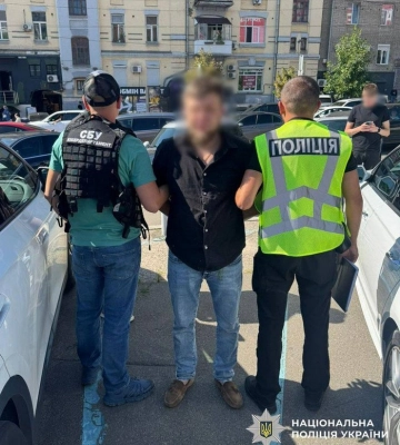 За гроші допоміг зняти ухилянта з розшуку та працевлашував на підприємство заради броні - у Києві викрито спритника