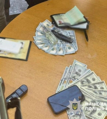 В Одессе будут судить злоумышленника, который за 6000 долларов обещал иностранцу вид на постоянное жительство