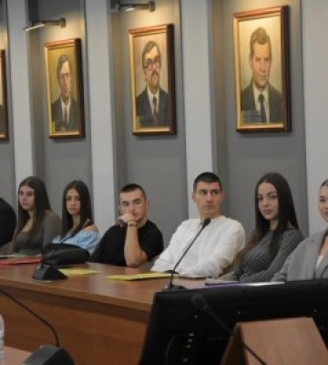 В Ужгороді проходить круглий стіл «Еколого-правова громадська платформа - подробиці