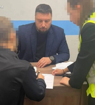 У ліцеї Могилів-Подільщини вчитель фізкультури ударив учня. Йому оголосили підозру