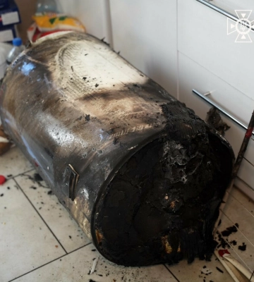 В Одесі під час гасіння пожежі врятували трьох людей, одна жінка постраждала