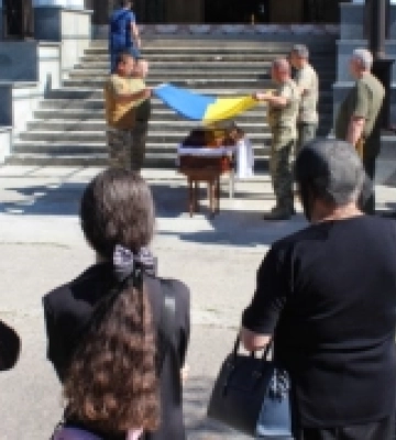 У Іршаві на Хустщині попрощалися із захисником Іваном Жупанином