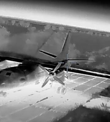 Спецназовцы ГУР сожгли в Крыму два российских самолета Ан-26 – видео