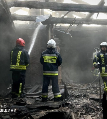 Вогонь забрав життя: на Одещині рятувальники знайшли тіло під час гасіння пожежі, - ФОТО