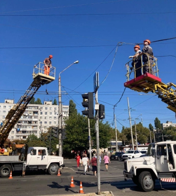 У Київському районі Одеси розпочали модернізацію світлофора