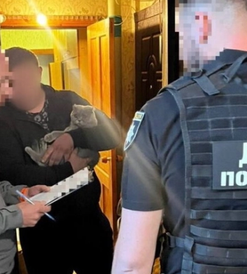 Водійські права за хабар: на Харківщині викрили поліцейського та посередників
