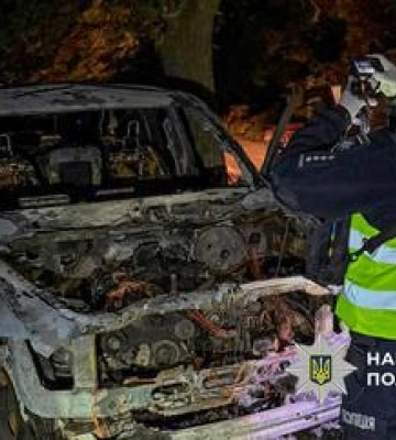 Поліція затримала зловмисників, які спалили 4 автівки у Кременчуці