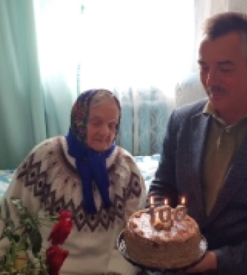 На Волині довгожительку привітали зі 100-річним ювілеєм