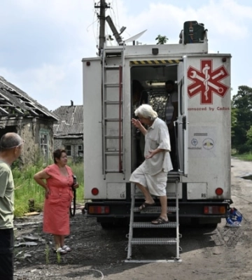КМУ вирішив підвищити зарплату для медиків, які працюють на територіях активних бойових дій – Свириденко