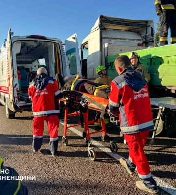 ДТП на трасі Городище – Рівне – Старокостянтинів: рятувальники витягли водія з пошкодженої вантажівки