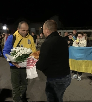 На Волині зустріли звільненого з полону військовослужбовця Василя Кулачука 