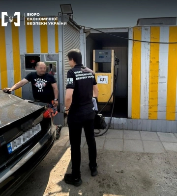 БЕБ закрило нелегальну АЗС біля Одеси: деталі, - ФОТО