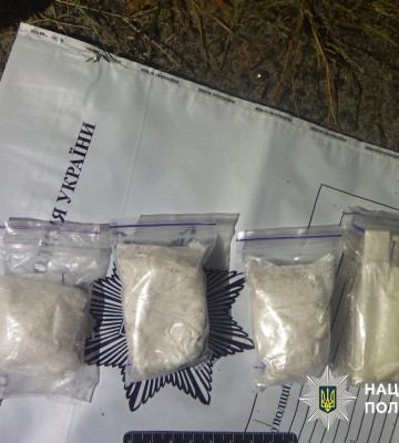 У Києві пильні поліцейські затримали чоловіка, який виявився наркодилером. ФОТО