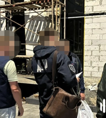 На Хмельниччині ДБР викрило підполковника на хабарі за переведення військового в тил