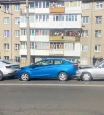 У Луцьку сталася аварія за участю трьох автомобілів