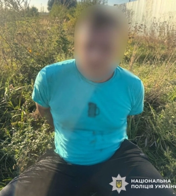 Пассажир поезда в Киевской области ранил ножом мужчину, который заступился за девушку
