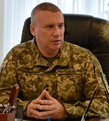 На виїзді з Києва ДБР зупинило авто з ексначальником ТЦК Одеської області та проводить обшуки