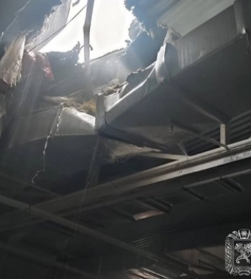 В Харькове российский дрон попал в крышу мебельного магазина, есть раненые