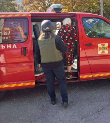 Поранено шестеро літніх людей: ворог атакував Дніпропетровщину