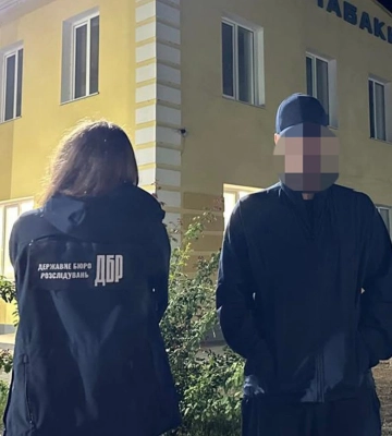 Одруження задля виїзду: жительку Одещини підозрюють в організації фіктивних шлюбів