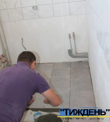 Завершується відновлення багатоповерхівки, яка в окупацію була обстріляна і спалена росіянами