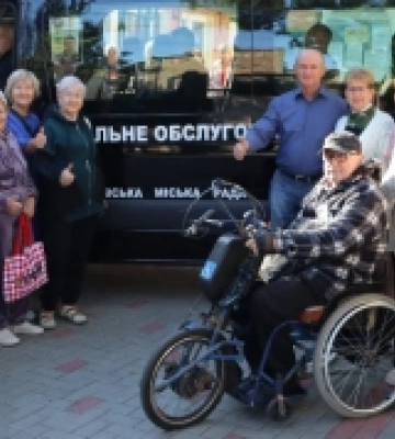 Місто-побратим Бедбург передав Миколаєву спеціалізований мікроавтобус для перевезення людей з інвалідністю