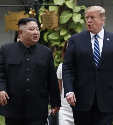 Южная Корея попросила Трампа стать «миротворцем» и уменьшить военную напряженность с КНДР