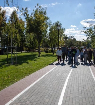 На Оболонському острові у Києві підняли перший в Україні Зелений прапор