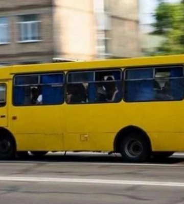У Львові водій маршрутки втік після ДТП