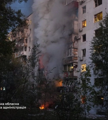 Атака на Запоріжжя: росіяни били по житлових будинках, є постраждалі (Відео)