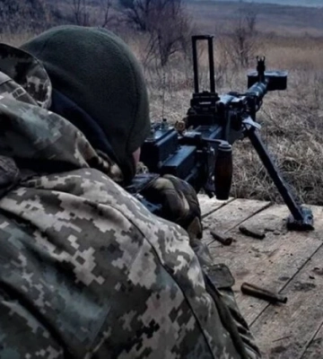 Тактика «тисячи порізів»: окупанти переносять атаки на нові напрямки після провалів на Донеччині