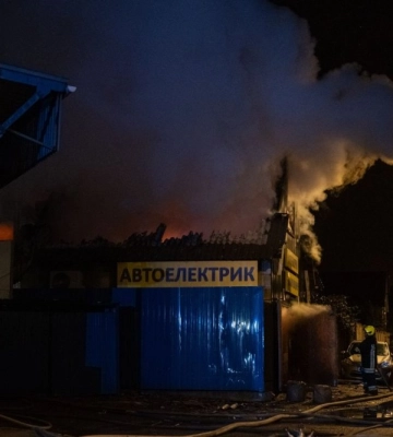 Попередньо двоє людей постраждали внаслідок нічної атаки російських дронів на Київ – КМВА