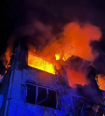 Атакуючи Київ дронами та ракетами, росіяни влучили в Інститут кардіології, загинули люди — ДСНС