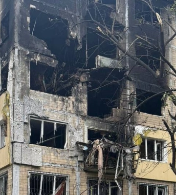 Четыре человека в том числе ребенок погибли из-за массированной ракетно-дроновой атаки россиян на Киев