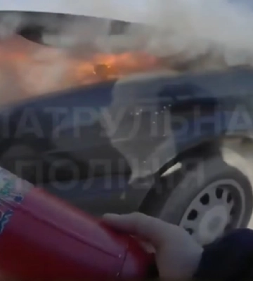 У Луцьку посеред дороги загорілося авто (відео)