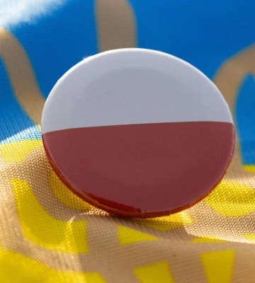 Фрагмент ракети пробив дах: РФ пошкодила будівлю посольства Польщі під час атаки на Київ