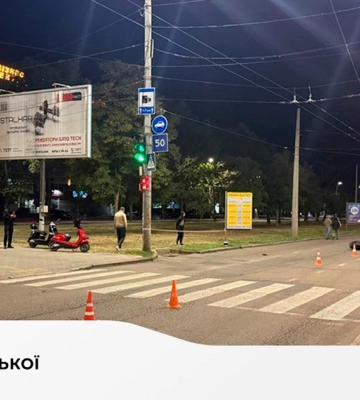 У Миколаєві електроскутер під кермуванням молодика збив жінку на пішохідному переході