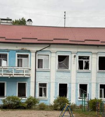 У мережі показали кадри російського удару по дитячому садку під час обстрілу Києва