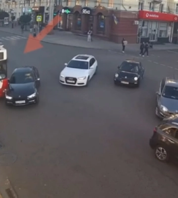 Аварія у Луцькому районі: водій мікроавтобуса збив 71-річну пенсіонерку