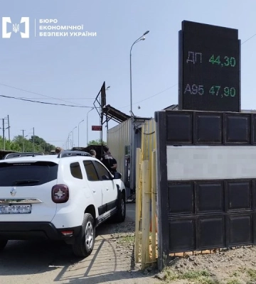При в’їзді до Одеси чоловік організував роботу нелегальної автозаправної станції