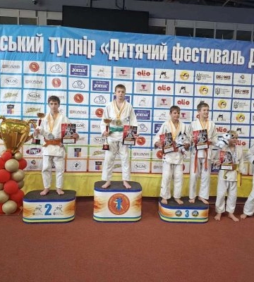 Миколаївські спортсмени – призери юніорського чемпіонату України з фехтування
