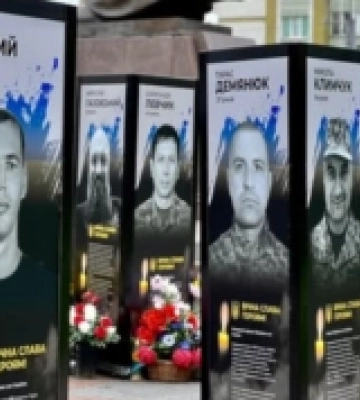 «Мародерство справжнє»: у Рівному обікрали стелу загиблого Героя